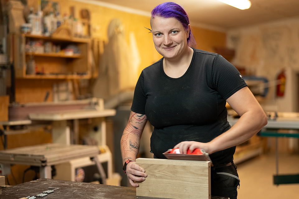 Bild aus Folge 4: Lydias Traum vom Schreinern in Litauen.